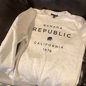 Men’s large Banana Republic sweat shirt. Never worn